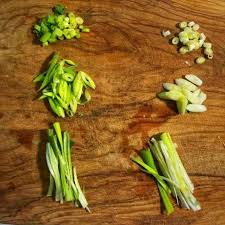 SCALLIONS (3 BUNCHES)